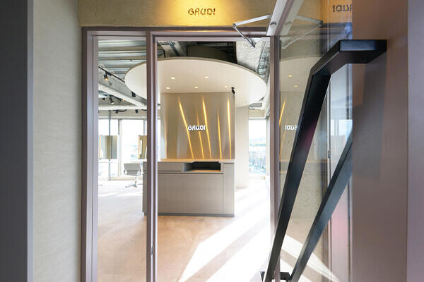 GAUDI　西宮北口店