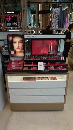 LAURA　MERCIER　ウィズ原宿