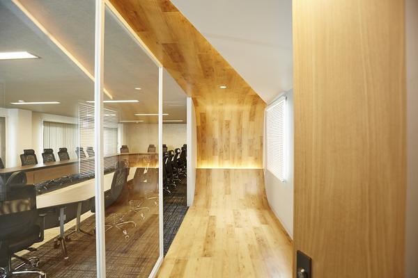 KANSAI KOKOKUSHA conference room