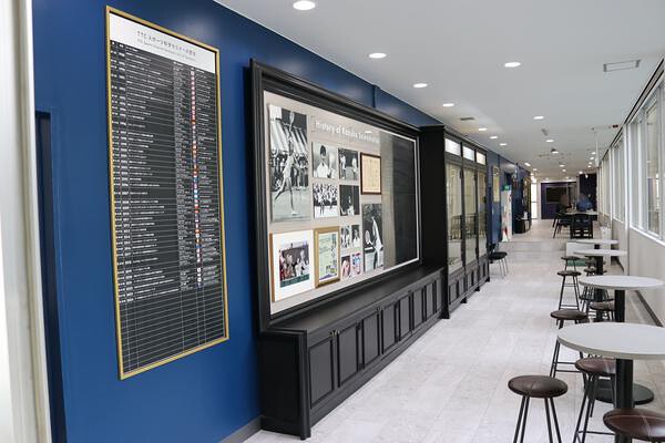 吉田記念テニス研修センター（TTC）　２階＆階段