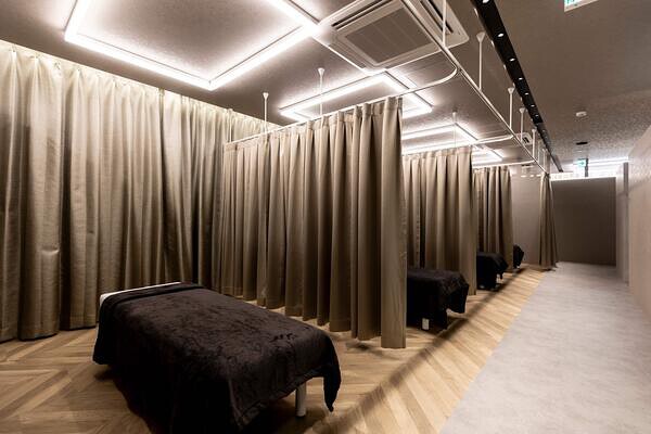 WO CLINIC produce by aile