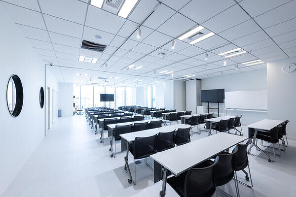 ミツイコーポレーション（株）福岡支社