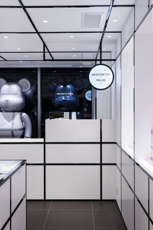 MEDICOMTOY PLUS