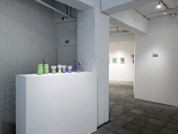 GALLERY SIDE