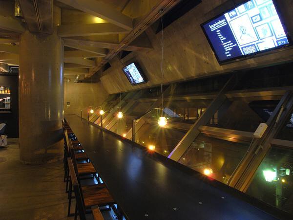 amusement cafe/ blue cherry