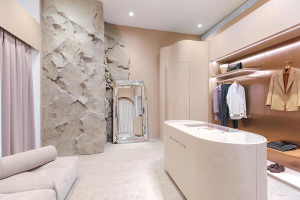 LOUCA Showroom(ESTNATION六本木ヒルズ店)