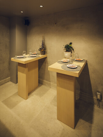 BON BON WINE STAND
