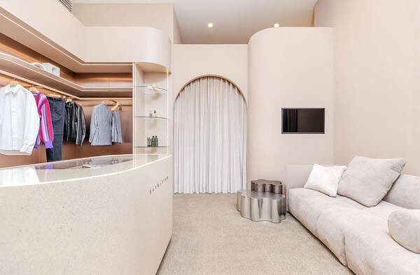 LOUCA Showroom(ESTNATION六本木ヒルズ店)