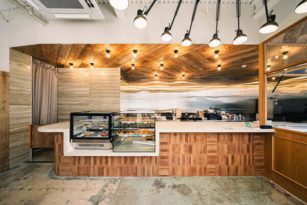 Standard Café & Gallery堀江あみだ池公園店 / カフェ