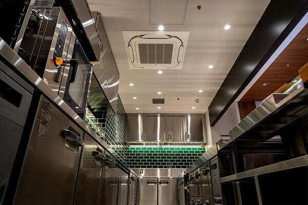 CRISP SALAD WORKS 品川インターシティ店