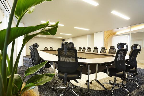 KANSAI KOKOKUSHA conference room