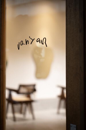 Janyan hair