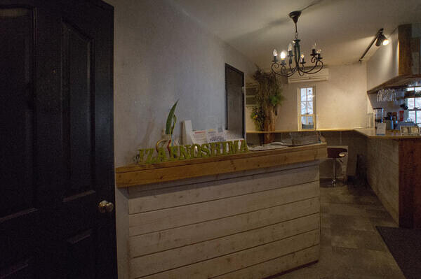 IZA江の島ゲストハウス（カフェラウンジ）