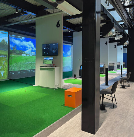 Golden indoor golf